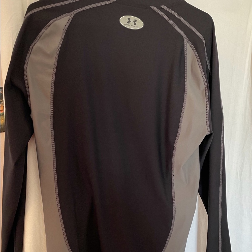 Men’s Under Armour quarter zip - Picture 2 of 2
